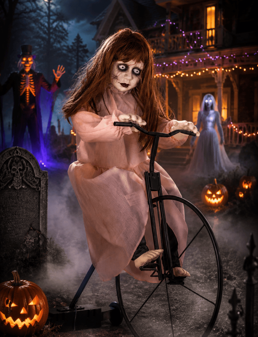 Automate Halloween animé dans une scène nocturne brumeuse pour décoration immersive de maison hantée